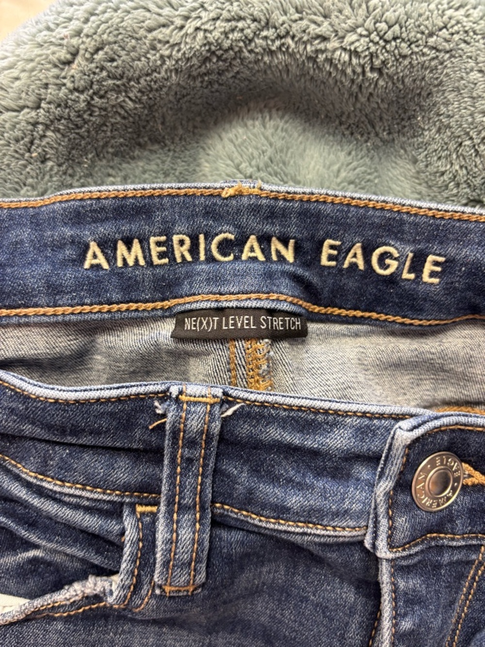 American Eagle Dark Blue Distressed Women's Skinny Jeans - Picture 4 of 5